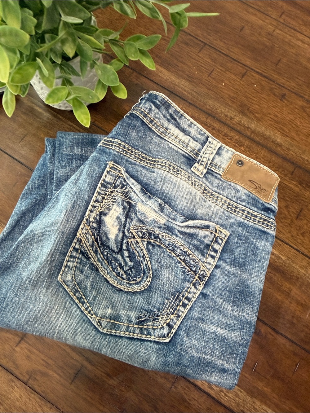 Silver Jeans Women's Light Blue Relaxed Fit Denim32/29